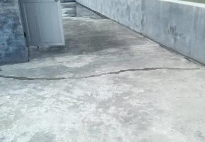 屏边楼顶漏水维修公司分享下如何解决卫生间隐蔽部位漏水的问题?